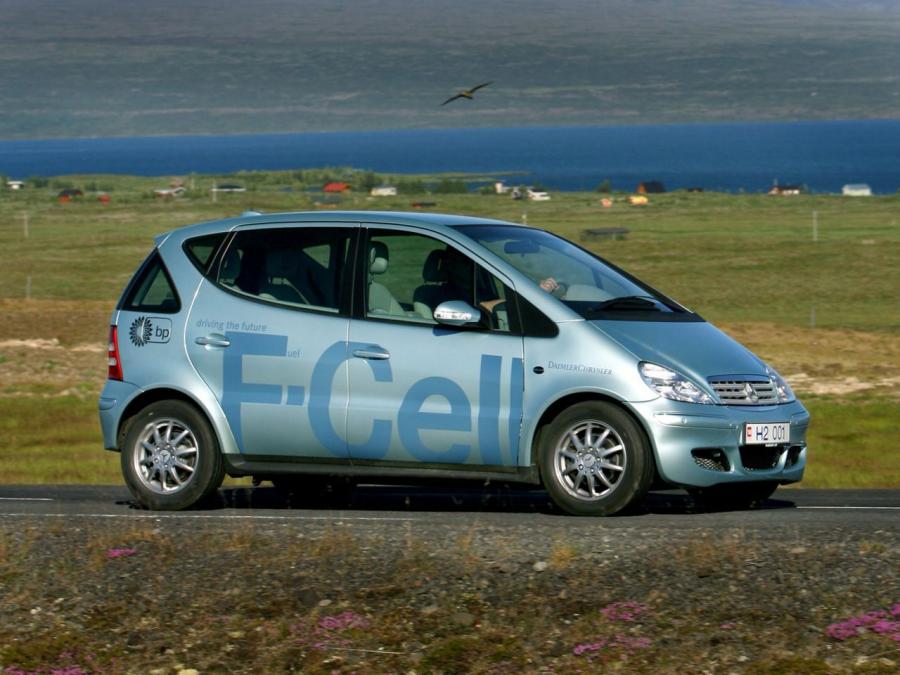  Mercedes-Benz A-Class F-Cell Concept 2000 года  (фото 9 из 15)